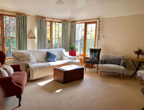 Robin Hoods Well Farm Stay - Accommodation Asia 2