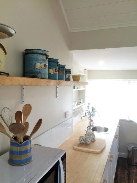 Robin Hoods Well Farm Stay - Accommodation Asia 0