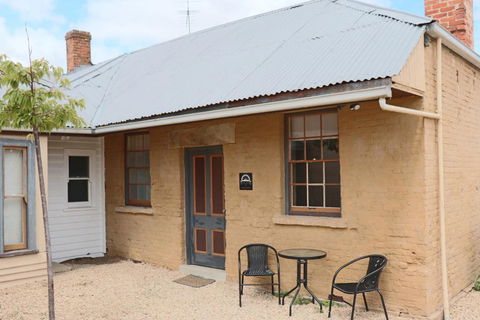 Robinson Cottage - Accommodation Asia 2