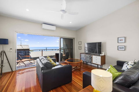 Rock Ledge - Accommodation Asia 2