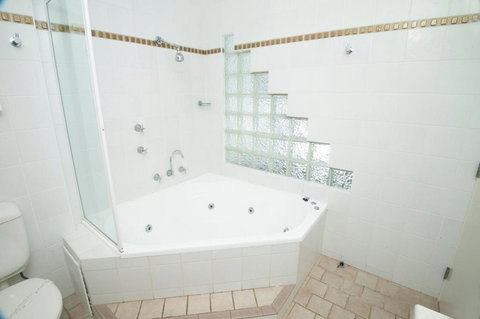 Rockpool Motor Inn - Accommodation Asia 3