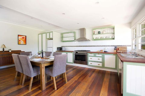 Rodova Cottage - Accommodation Guide 1