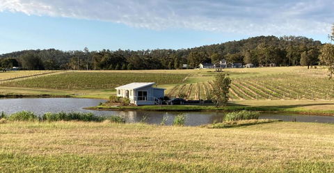 Romantic Lakehouse Set In A Private Vineyard In The Hunter Valley - Accommodation China 0