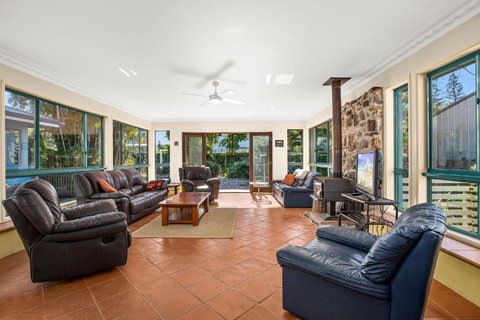 Ronnies Cottage - Accommodation Asia 1