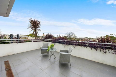 Rooftop 2 Bed Apt With Terrace At Newtown - Accommodation China 3