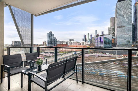 Rooftop Pool 2BR Apartment At Marvel Stadium With Free Parking - Accommodation Guide 2