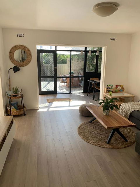 Room For Rent - Accommodation Asia 2