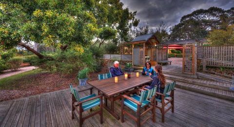 Roosters Rest - Accommodation Asia 3