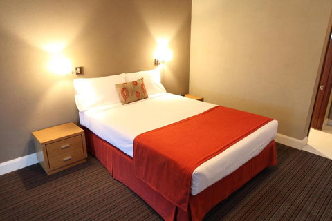Rose & Crown Hotel - Accommodation Asia 2