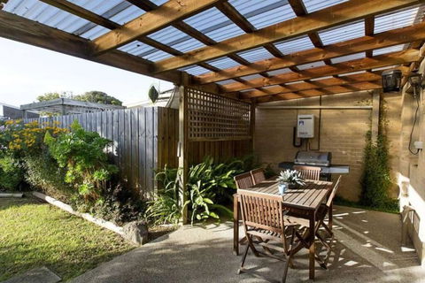 Rose Cottage - Accommodation Guide 0