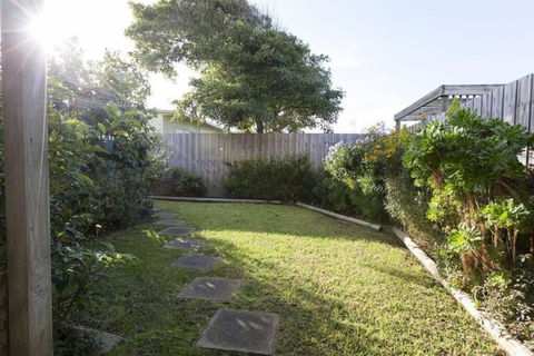 Rose Cottage - Accommodation Guide 2