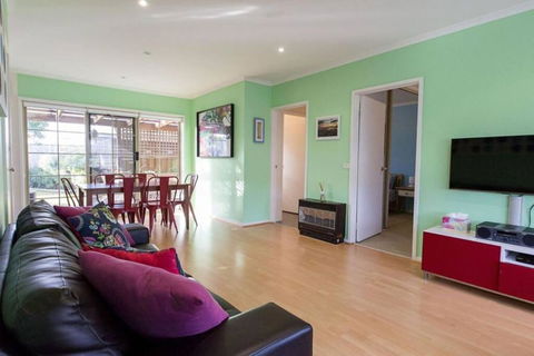 Rose Cottage - Accommodation Guide 3