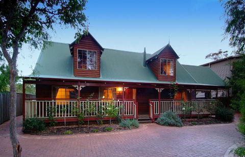 Rosewood Cottage - Accommodation Guide 1