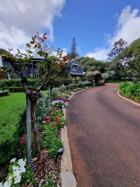 Rosewood Guesthouse - Accommodation Guide 1