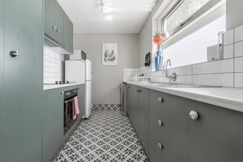 Rosewood Lodge - Cottage Charm Off High Street - Accommodation Asia 1