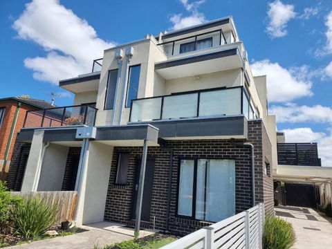 Rosie Townhouse In Prime Location Close To CBD - Accommodation Asia 0