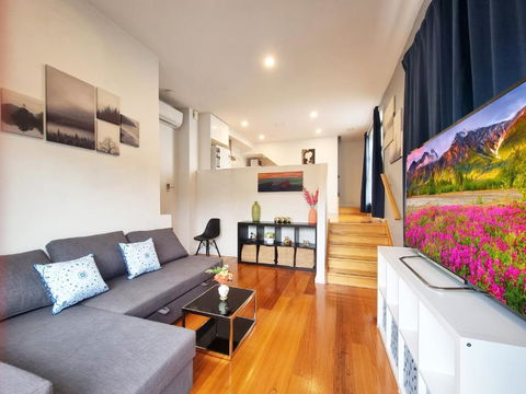 Rosie Townhouse In Prime Location Close To CBD - Accommodation Asia 2