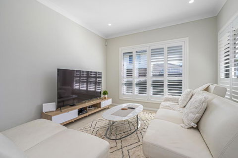 Rousehill Sweet Spacious 4BR Quiet House - Accommodation Asia 0