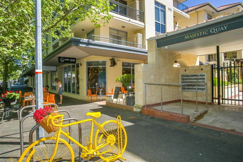 ROYA6320 - Royal Respite - Accommodation Guide 1