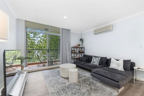 ROYA6320 - Royal Respite - Accommodation Guide 3