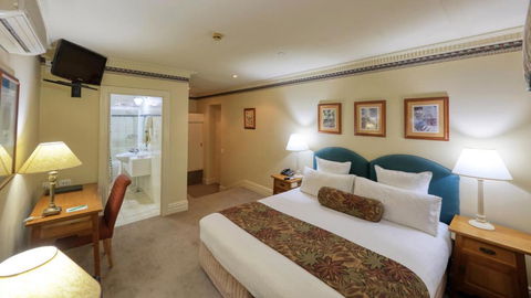 Royal Exchange Hotel - Accommodation Guide 2