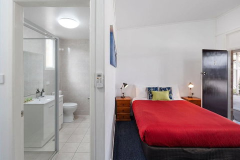 Royal Motel Tenterfield - Accommodation Guide 1