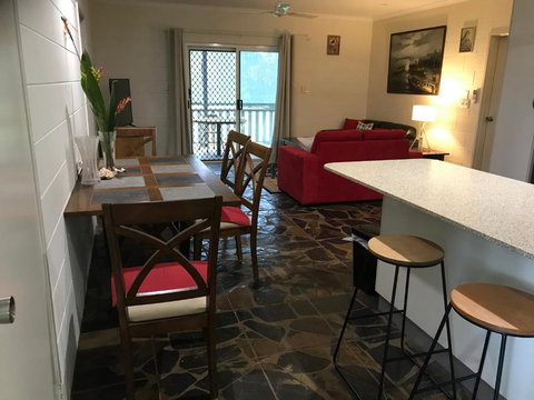 Royal Palm Cottage, Entire Two Bedroom 2 Bathroom House With Pool - Accommodation Asia 1