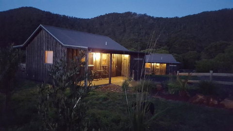 Rustic Hut Bush Retreat - Accommodation Asia 1