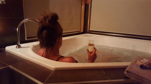 Rustic Hut Bush Retreat - Accommodation Asia 3