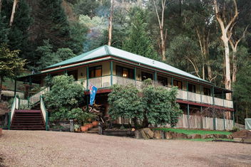 Rustic Refuge Guesthouse with Accommodation China