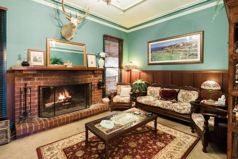 Rustic Refuge Guesthouse - Accommodation Asia 2