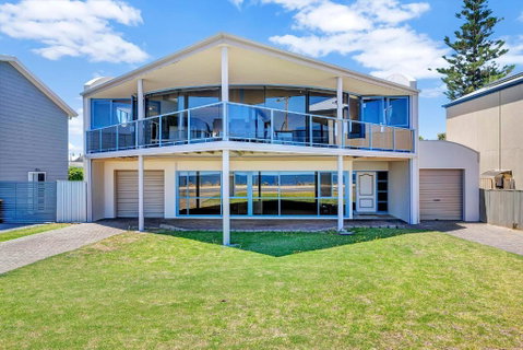 Sail Away - Aldinga Beach - C21 SouthCoast Holidays - Accommodation Guide 1