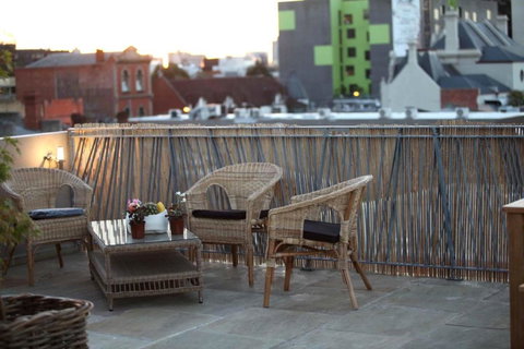 Saint George - The Townhouse - Accommodation Asia 1