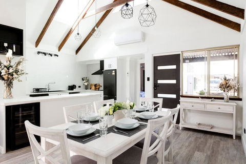 Salt & Pepper; Beautiful Town House In Margs! - Accommodation Guide 0