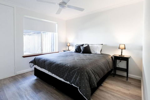 Salt & Pepper; Beautiful Town House In Margs! - Accommodation Guide 3