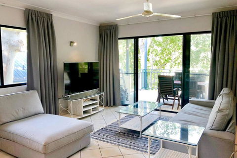 Salt & Sand - Tropical Oasis Footsteps To Beach - Accommodation Guide 1
