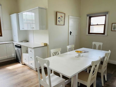 Saltwater Bungalow - WiFi - Accommodation Guide 3