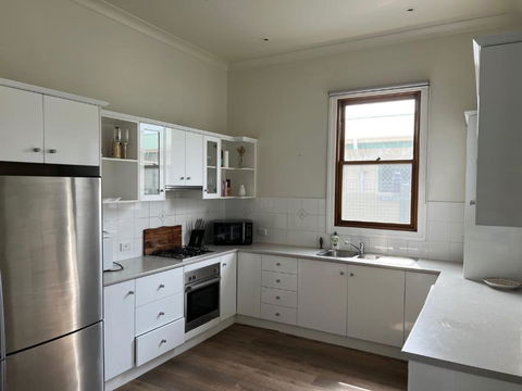 Saltwater Bungalow - WiFi - Accommodation Guide 2