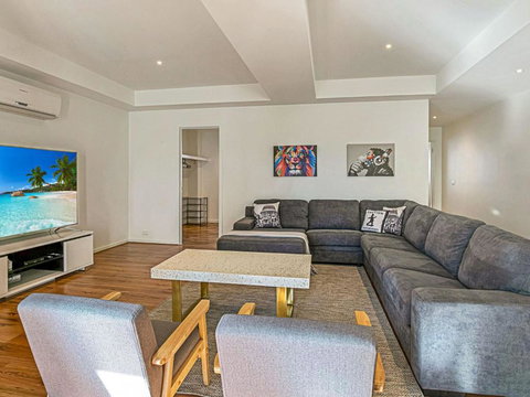 Saltwater Haven - Accommodation Guide 2