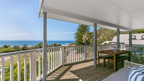 Salty Air Beachside Cottage At Killcare - Accommodation Guide 2
