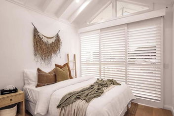 SALTY PALMS On HENLEY -THREE with Accommodation Asia