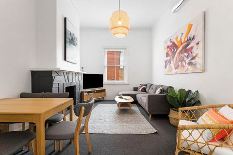 Salty Pines - 3BR House Glenelg South - Accommodation Guide 0