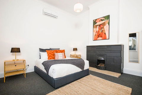 Salty Pines - 3BR House Glenelg South - Accommodation Guide 1