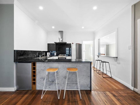 Salty Sea Cottage - Accommodation Asia 0