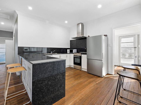 Salty Sea Cottage - Accommodation Asia 1