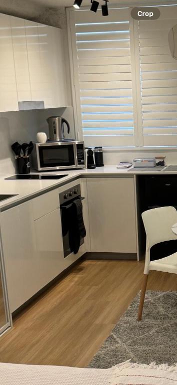 Sam The Central Studio - Accommodation Guide 3
