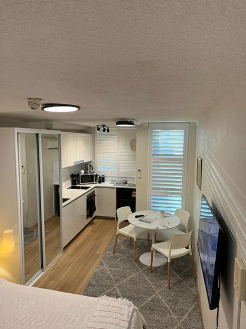 Sam The Central Studio - Accommodation Guide 2