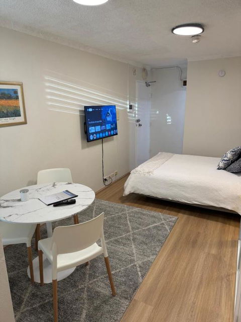 Sam The Central Studio - Accommodation Guide 1