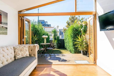 Sanctuary At The Rocks - Accommodation Guide 0