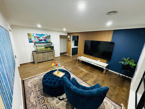 Sanctuary Lakes Holiday House - Accommodation Guide 0